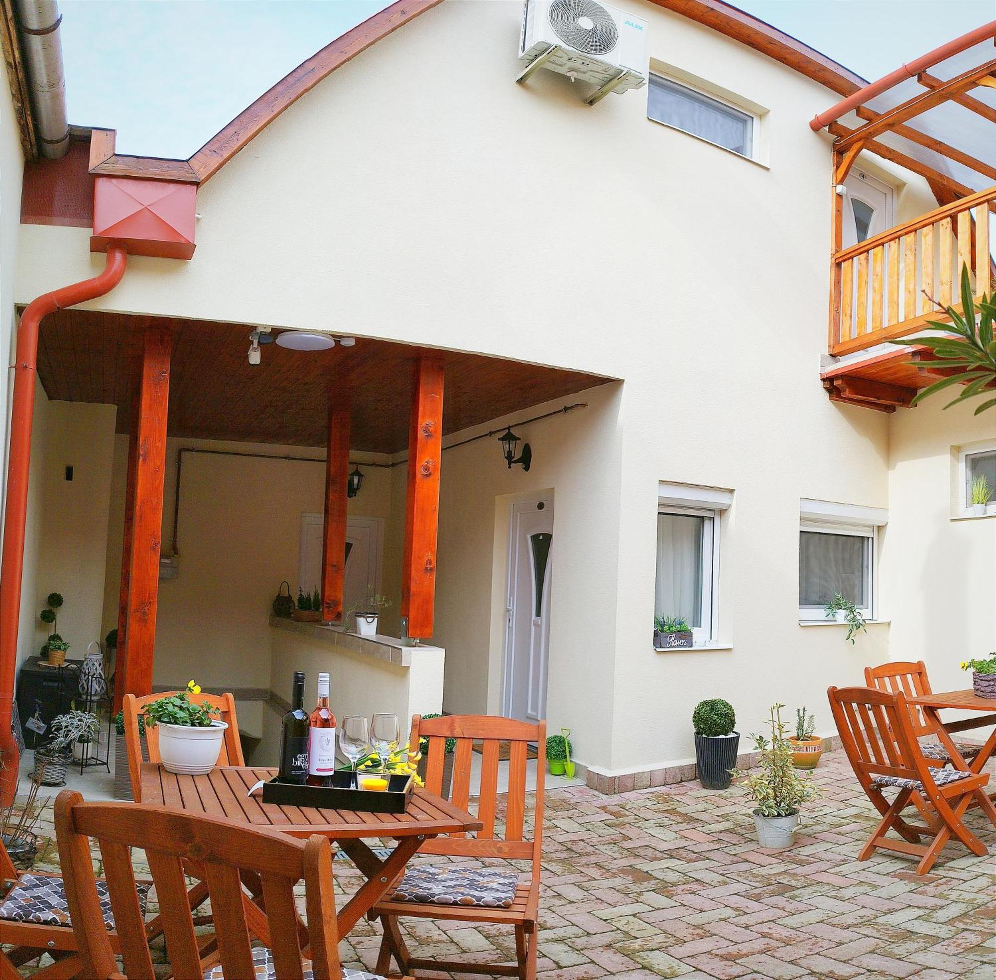 Varfal Apartman Эгер Экстерьер фото